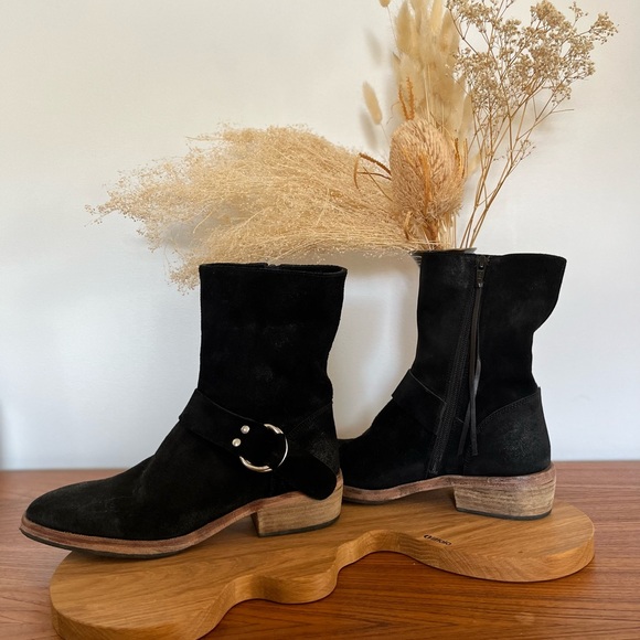 New Free People Vienna Suede Ankle Boot (size 7.5) - Picture 2 of 5